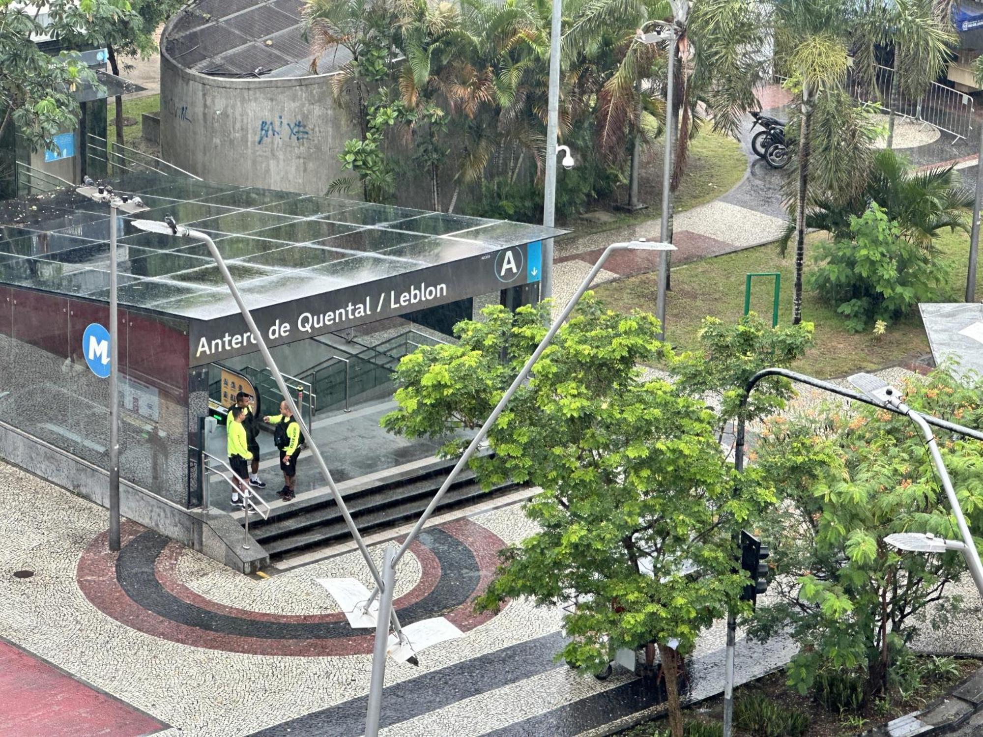 Charmoso E Bem Localizado Leblon / Besthostrio Apartment